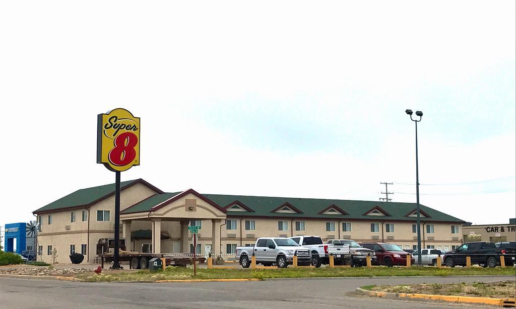 Super 8 by Wyndham Kindersley Eksteriør billede